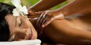 Le massage polynÃ©sien, un cadeau des Ã®les