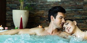 Nager dans le bonheur... à deux dans un spa