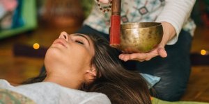 Les bienfaits des massages sonores aux bols tibétains : découvrez l'expertise de l'Institut BodyMind à Hulluch